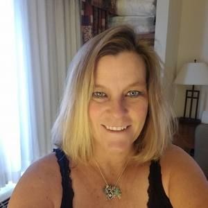 Meet your Posher, Leslie